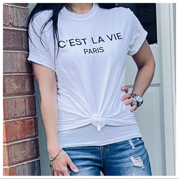 C’est la Vie Graphic Tee - Picture 9 of 10
